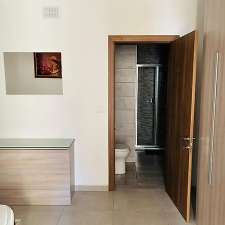Luxury Apartment In Sliema Beach Exterior photo