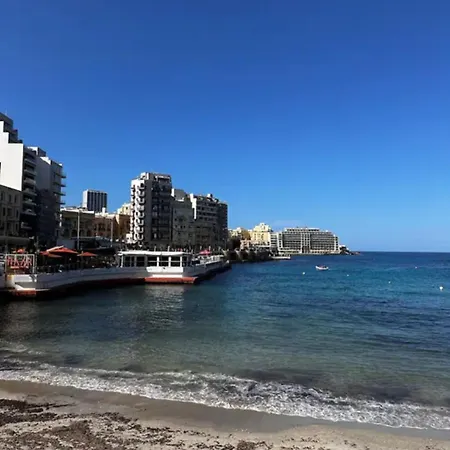 Luxury Apartment In Sliema Beach Exterior photo